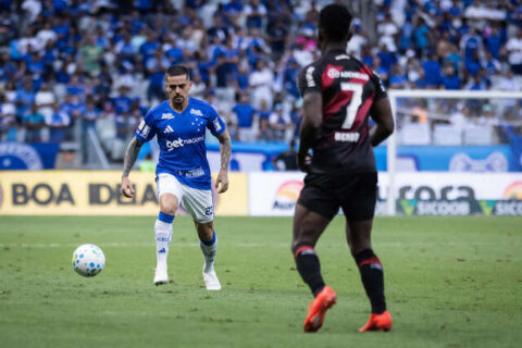 Cruzeiro bate Athletico-PR por 3 a 1 e segue na briga pelo G4