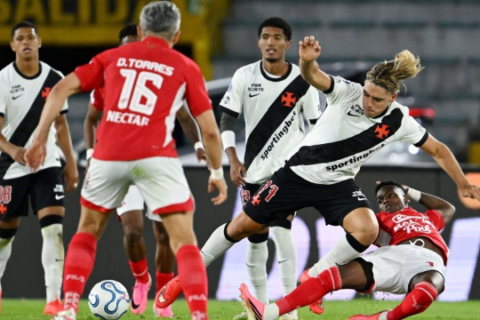 Vasco segura empate em Bogotá e deixa classificação para duelo de volta