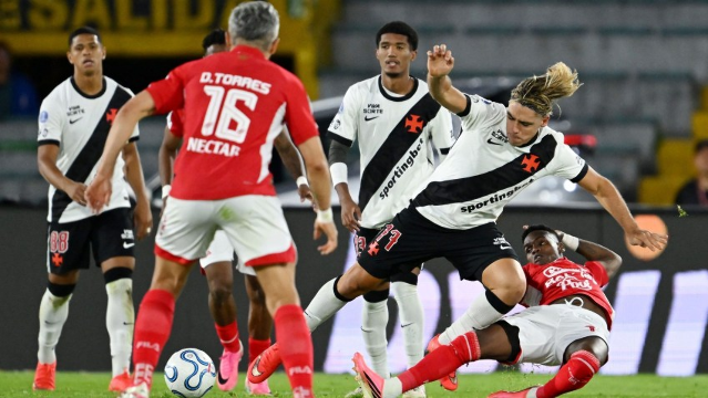 Vasco segura empate em Bogotá e deixa classificação para duelo de volta
