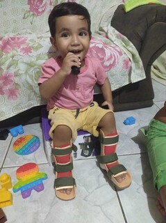 Menino de 2 anos enfrenta doença rara com tratamento de R$ 18 milhões Menino de 2 anos enfrenta doença rara com tratamento de R$ 18 milhões