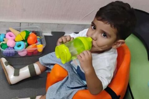 Menino de 2 anos enfrenta doença rara com tratamento de R$ 18 milhões