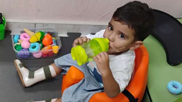 Menino de 2 anos enfrenta doença rara com tratamento de R$ 18 milhões