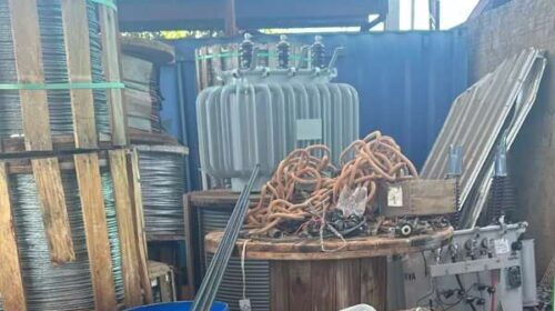 Materiais de energia avaliados em R$ 2,5 milhões são recuperados em galpão
