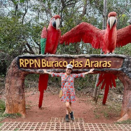 Cissa Guimarães troca estúdios pelo Buraco das Araras em passeio por MS