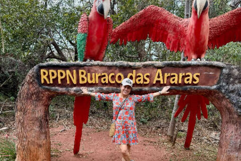 Cissa Guimarães troca estúdios pelo Buraco das Araras em passeio por MS