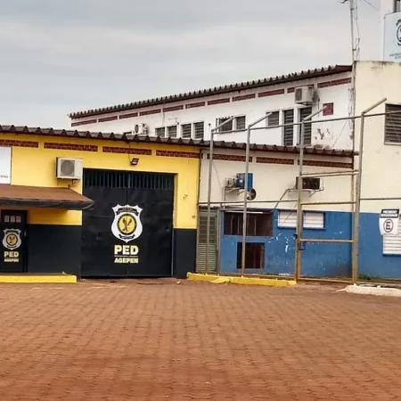 Drogas e chips são encontrados escondidos em marmitas dentro de presídio de Dourados
