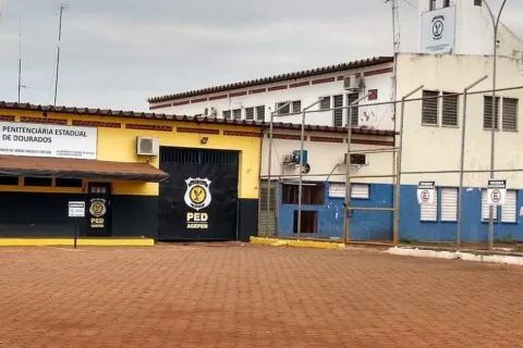 Drogas e chips são encontrados escondidos em marmitas dentro de presídio de Dourados