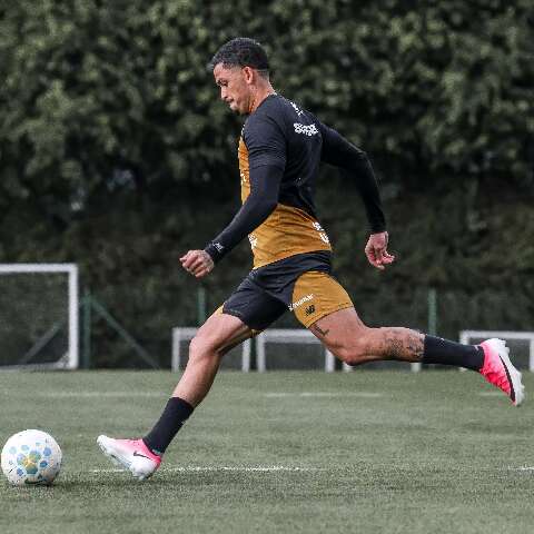 Brasileirões masculino e feminino movimentam sábado com clássico e decisões
