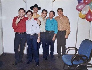 Fotos levam Alma Serrana de volta à fita K7 e bailes com 3 mil pessoas Fotos levam Alma Serrana de volta à fita K7 e bailes com 3 mil pessoas