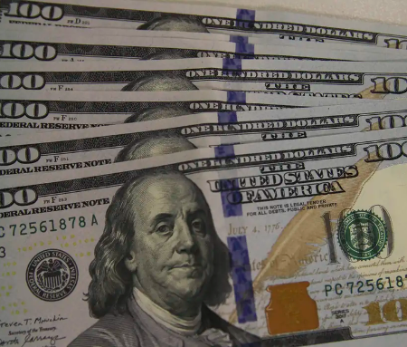 Dólar recua a R$ 5,10 com petróleo acima de US$ 107 e Ibovespa em alta