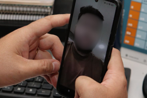 Homem perde R$ 80 mil após cair em golpe do falso promotor por videochamada