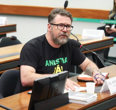 Pollon destinou R$ 1 milhão a ONG ligada à produtora de filme de Bolsonaro