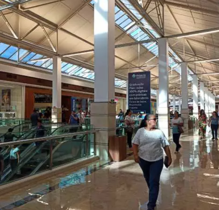Veja como funcionam shoppings e serviços nesta segunda da Independência