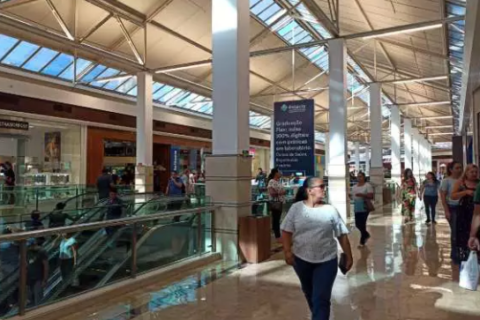 Veja como funcionam shoppings e serviços nesta segunda da Independência