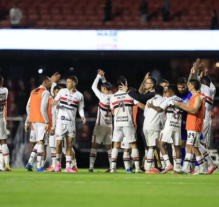 São Paulo faz 2 gols em rápida sequência e vence Atlético-MG