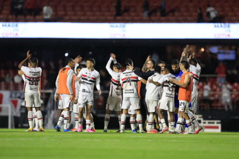 São Paulo faz 2 gols em rápida sequência e vence Atlético-MG