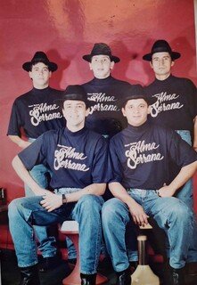 Fotos levam Alma Serrana de volta à fita K7 e bailes com 3 mil pessoas Fotos levam Alma Serrana de volta à fita K7 e bailes com 3 mil pessoas
