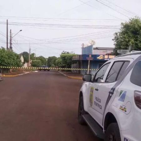Homem é morto com golpe de faca e autor foge