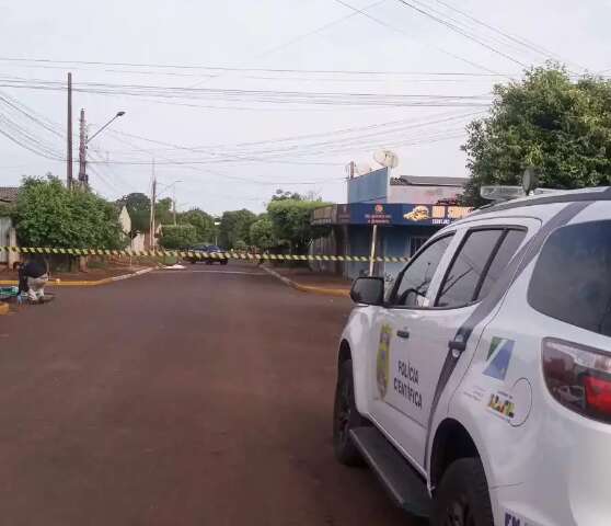 Homem é morto com golpe de faca e autor foge