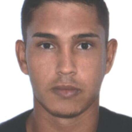 Jovem teve dente arrancado e foi esfaqueado antes de ser executado a tiros