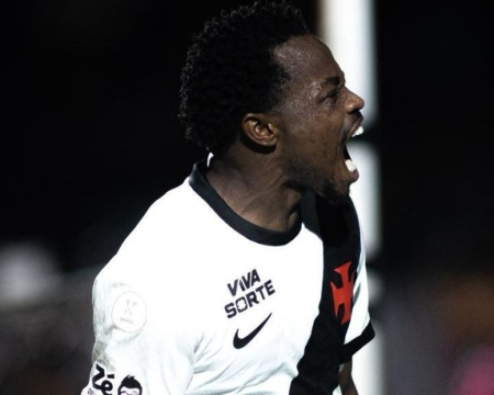 Vasco vence Vitória no Barradão e avança à semifinal pela 3ª vez seguida