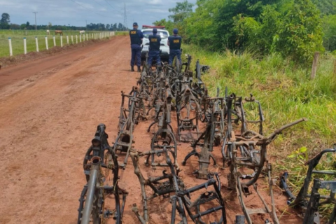 Mais de 120 quadros de motos são encontrados em matagal de Anhanduí