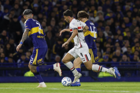 São Paulo segura pressão, mas perde para o Boca no segundo tempo