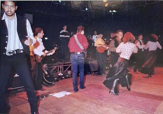Fotos levam Alma Serrana de volta à fita K7 e bailes com 3 mil pessoas Fotos levam Alma Serrana de volta à fita K7 e bailes com 3 mil pessoas