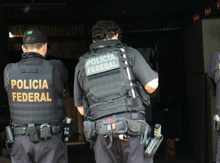 Alvo da PF, Fio do Bigode mostra vida ostentação e já "brincou" de ser preso Alvo da PF, Fio do Bigode mostra vida ostentação e já "brincou" de ser preso