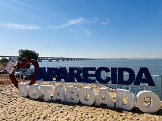 Aparecida do Taboado e Amambai abrem a semana celebrando 78 anos Aparecida do Taboado e Amambai abrem a semana celebrando 78 anos