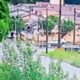 Carro capota e só para em poste após colisão na Av. Ernesto Geisel