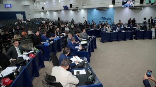 Câmara vota reajuste para técnicos da saúde e criação de Caps nesta terça