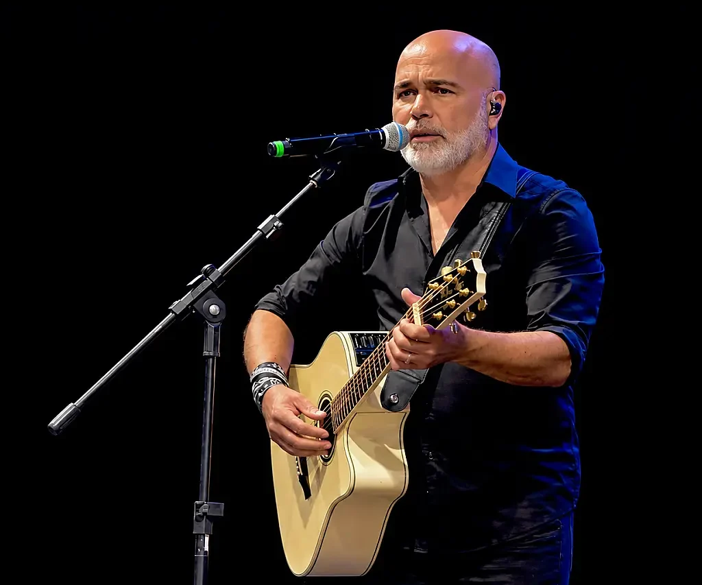 Três dias antes da tragédia, Rick cantou ao lado de Renner para uma multidão em Campo Grande