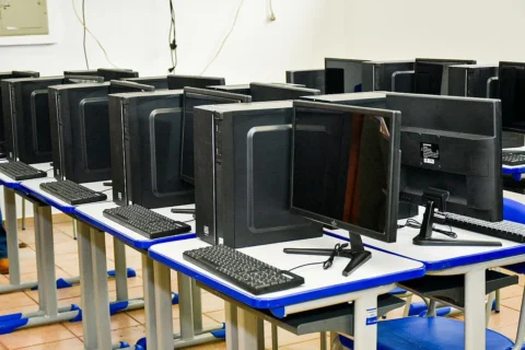 Curso gratuito de manutenção de computadores começa amanhã na Capital