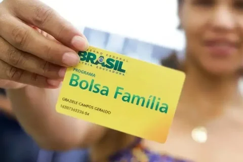 Beneficários do NIS 8 recebem parcela do Bolsa Família nesta segunda