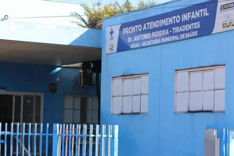 Adolescente de 12 anos é esfaqueado por colega ao sair da escola em Campo Grande