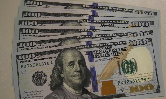 Dólar cai a R$ 5,08 e bolsa sobe 1,2% em dia de alta do petróleo