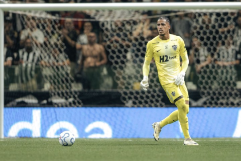 Delfim pega três pênaltis e leva Atlético-MG à semifinal da Sul-Americana