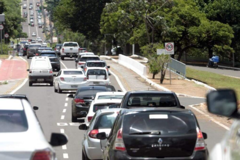 Licenciamento de veículos com placa final 9 vence nesta quarta