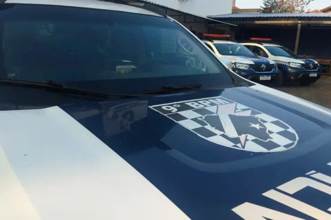 Homem escapa da morte após ser esfaqueado e agredido com pedra no Noroeste