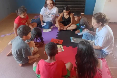 Orquestra Fraternidade Sem Fronteiras leva projeto de leitura e escuta a crianças de Campo Grande