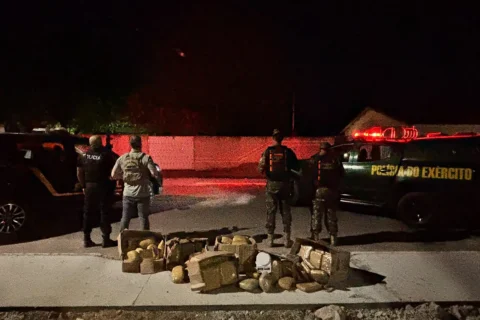 PF apreende cerca de 101 kg de maconha e prende quatro pessoas em Corumbá
