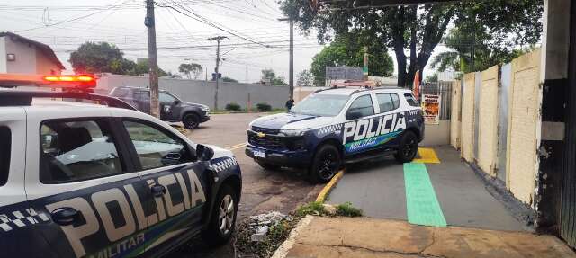 Cobrança de dívida termina em troca de tiros e casa alvejada na Vila Margarida