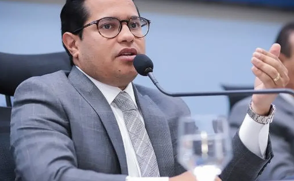 Papy cobra transparência de intervenção no transporte e alerta para risco de paralisação