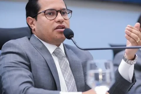 Papy cobra transparência de intervenção no transporte e alerta para risco de paralisação