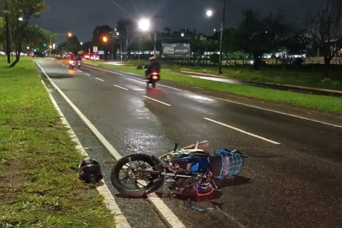 Agora: Pedestre é atropelado por moto e perde parte da perna na Gury Marques