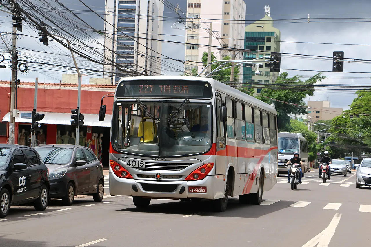 Campo Grande cresce, mas sistema de ônibus perde passageiros e estrutura
