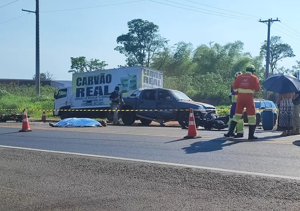 Motociclista morre em colisão com S10 que tentou conversão proibida na BR-163
