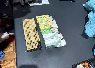 Conveniências da Capital escondiam armas, munições e cigarros