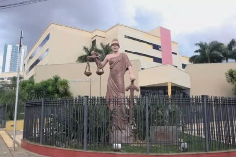 Marretadas e brigas em casa invadida rendem indenização de R$ 3 mil